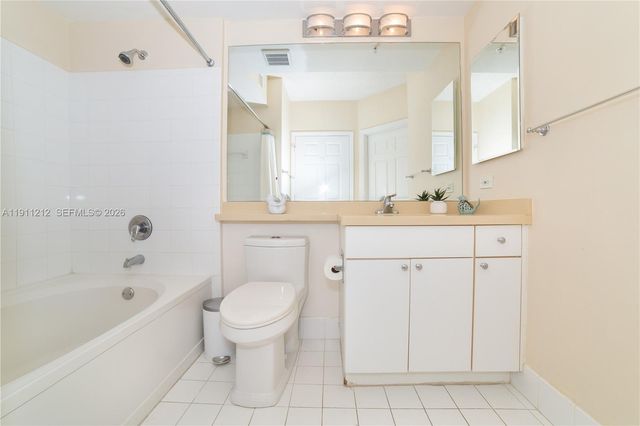 17150 N Bay Road 2207, Sunny Isles Beach, FL 33160