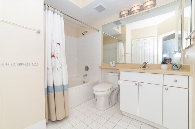 17150 N Bay Road 2207, Sunny Isles Beach, FL 33160