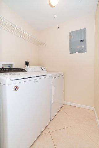17150 N Bay Road 2207, Sunny Isles Beach, FL 33160