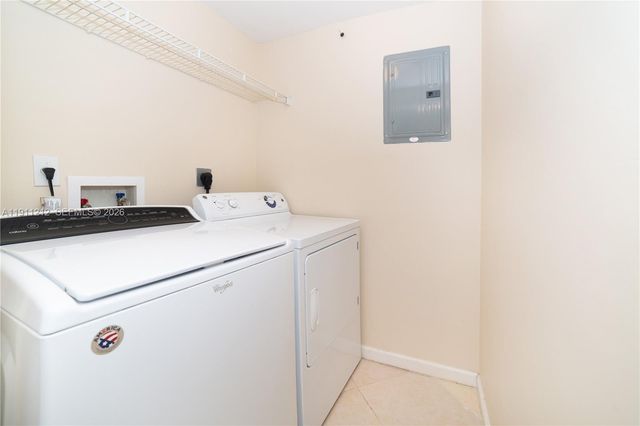 17150 N Bay Road 2207, Sunny Isles Beach, FL 33160