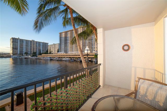 17150 N Bay Road 2207, Sunny Isles Beach, FL 33160