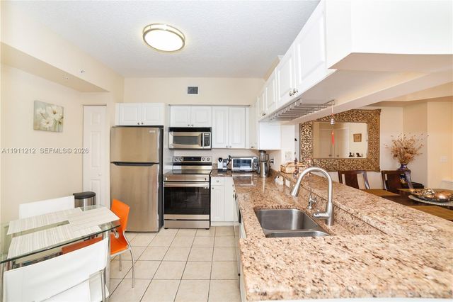 17150 N Bay Road 2207, Sunny Isles Beach, FL 33160