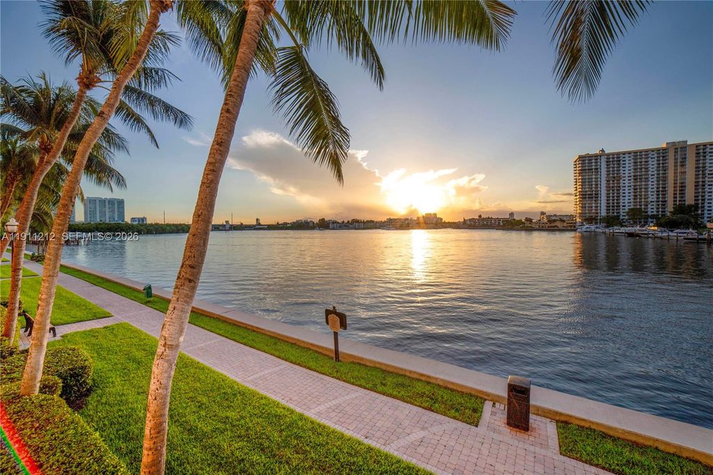 17150 N Bay Road 2207, Sunny Isles Beach, FL 33160
