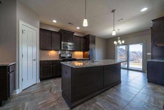 1705 SWIFT CT, Columbia, MO 65203