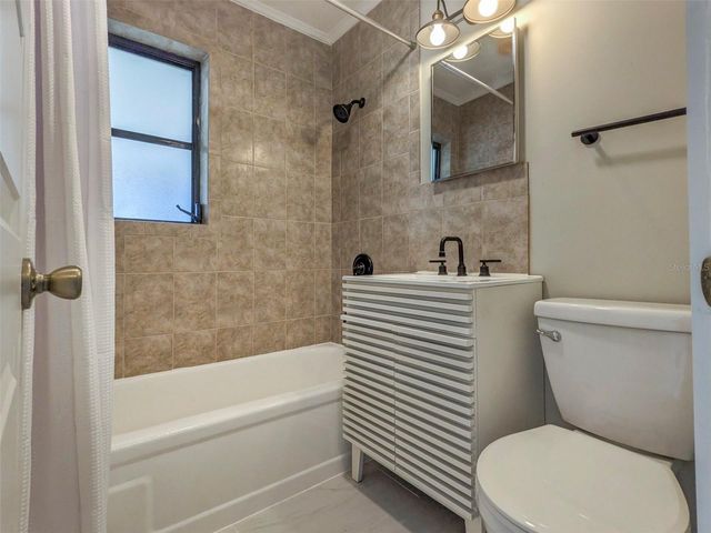 6504 LINCOLN ROAD, Bradenton, FL 34203