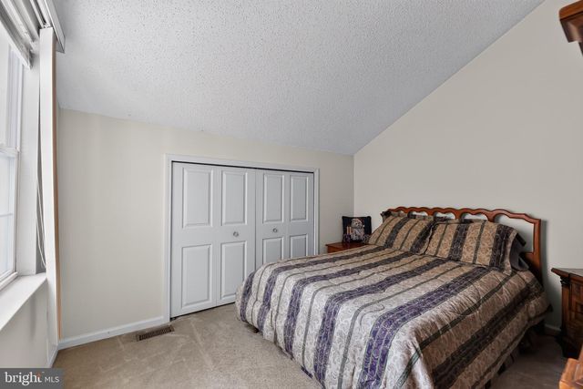 2103 DORAL DR, Blackwood, NJ 08012