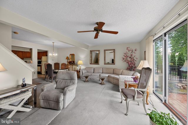 2103 DORAL DR, Blackwood, NJ 08012