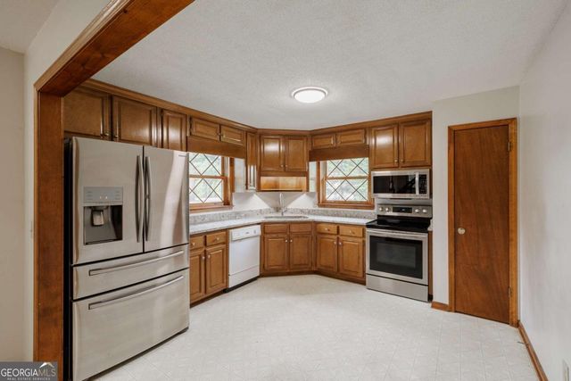 1967 Calhoun Falls Highway, Elberton, GA 30635