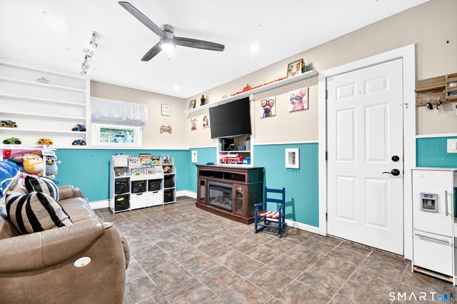54 Taylor Terrace, New Milford, CT 06776