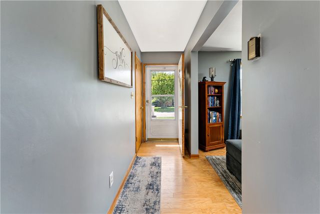 56 Spring Valley Rd, N Franklin Twp, PA 15301