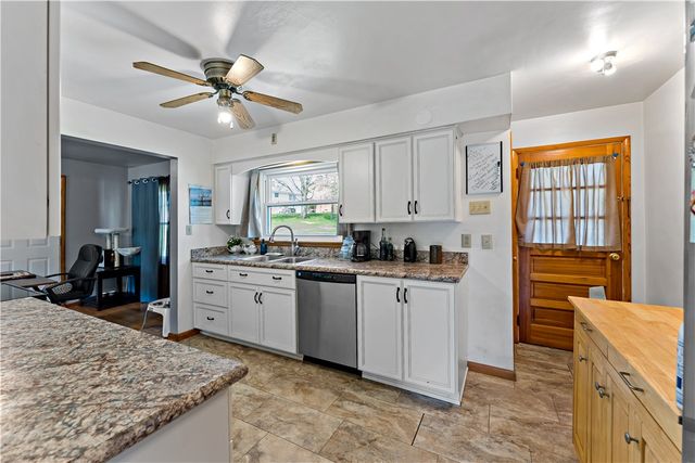 56 Spring Valley Rd, N Franklin Twp, PA 15301