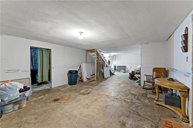 56 Spring Valley Rd, N Franklin Twp, PA 15301