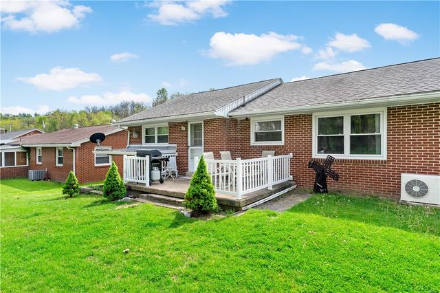 56 Spring Valley Rd, N Franklin Twp, PA 15301