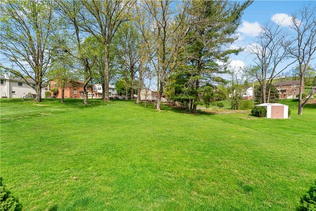 56 Spring Valley Rd, N Franklin Twp, PA 15301
