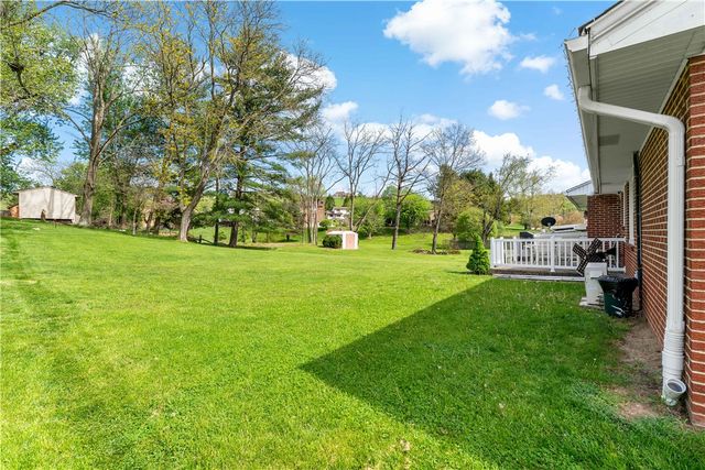 56 Spring Valley Rd, N Franklin Twp, PA 15301
