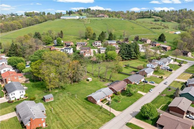 56 Spring Valley Rd, N Franklin Twp, PA 15301