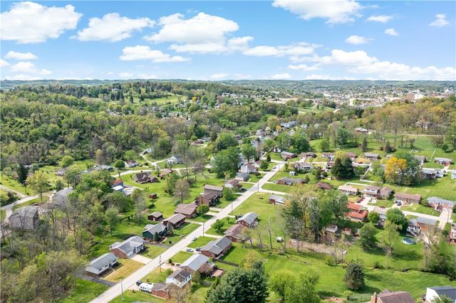 56 Spring Valley Rd, N Franklin Twp, PA 15301