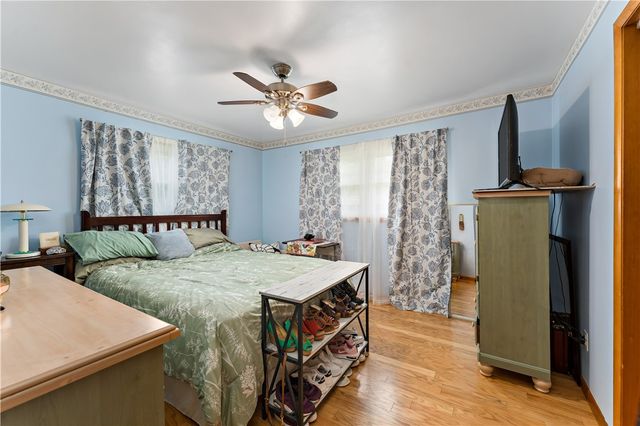 56 Spring Valley Rd, N Franklin Twp, PA 15301