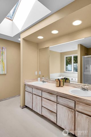 16703 NE 172nd Place, Woodinville, WA 98072