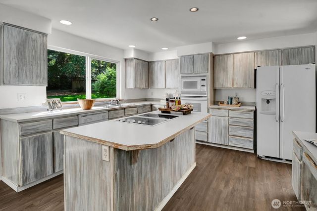 16703 NE 172nd Place, Woodinville, WA 98072