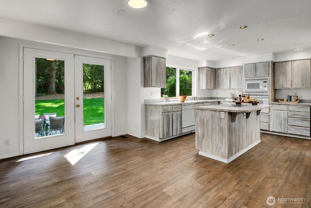 16703 NE 172nd Place, Woodinville, WA 98072