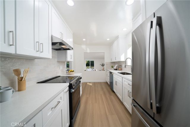 1026 La Presa, Pasadena, CA 91107