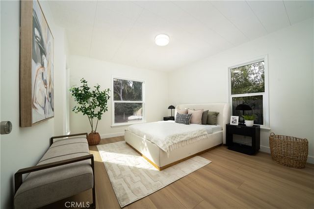 1026 La Presa, Pasadena, CA 91107