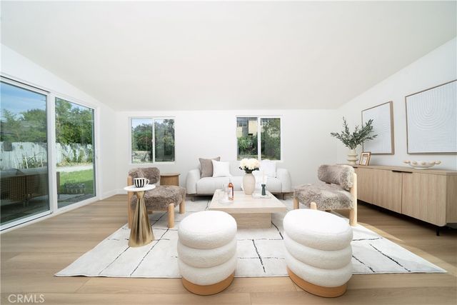 1026 La Presa, Pasadena, CA 91107