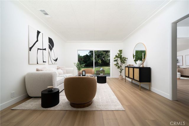 1026 La Presa, Pasadena, CA 91107