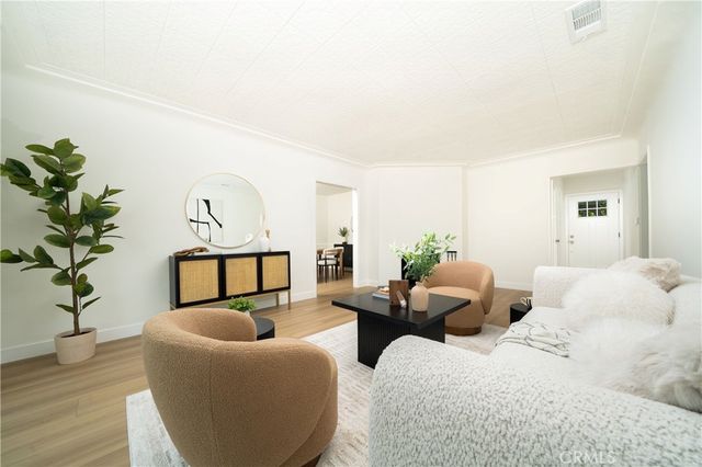 1026 La Presa, Pasadena, CA 91107