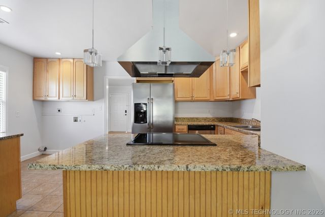 2106 S Oswego Place E, Tulsa, OK 74114