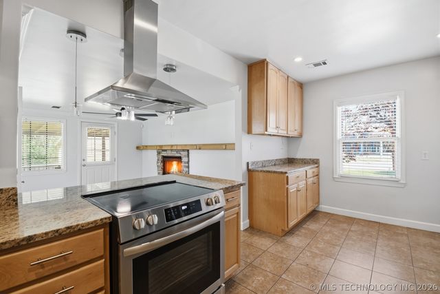 2106 S Oswego Place E, Tulsa, OK 74114