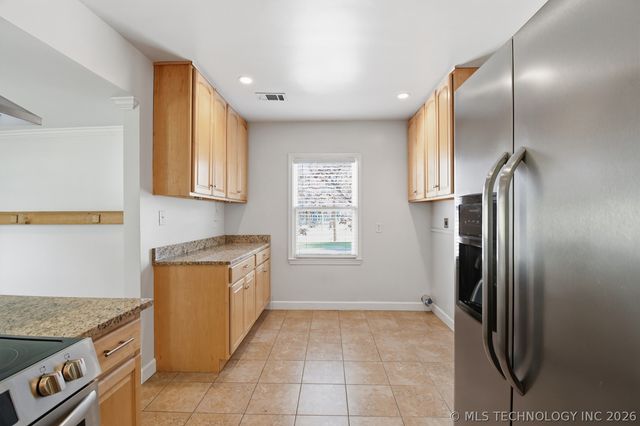 2106 S Oswego Place E, Tulsa, OK 74114