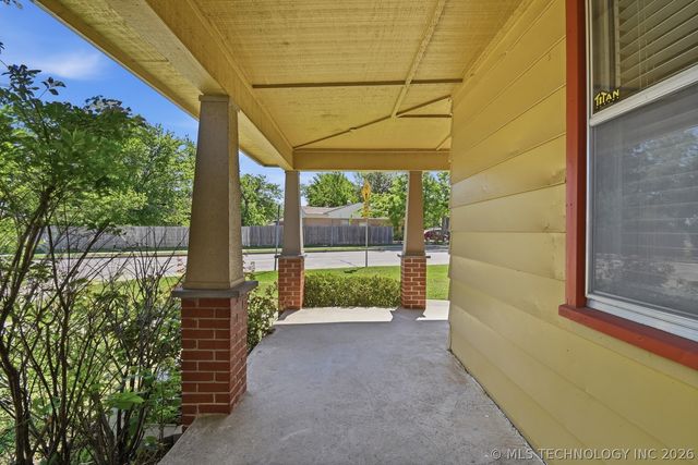 2106 S Oswego Place E, Tulsa, OK 74114