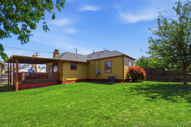 2106 S Oswego Place E, Tulsa, OK 74114