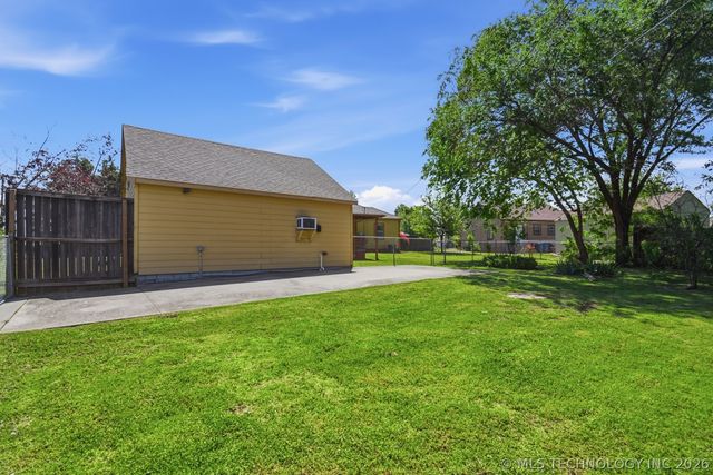 2106 S Oswego Place E, Tulsa, OK 74114