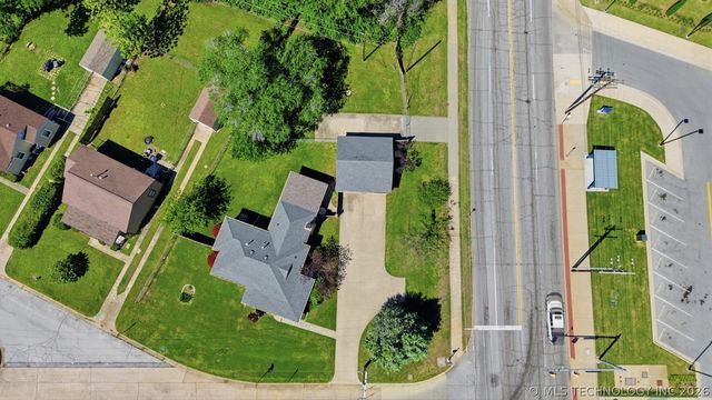 2106 S Oswego Place E, Tulsa, OK 74114