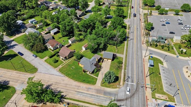 2106 S Oswego Place E, Tulsa, OK 74114