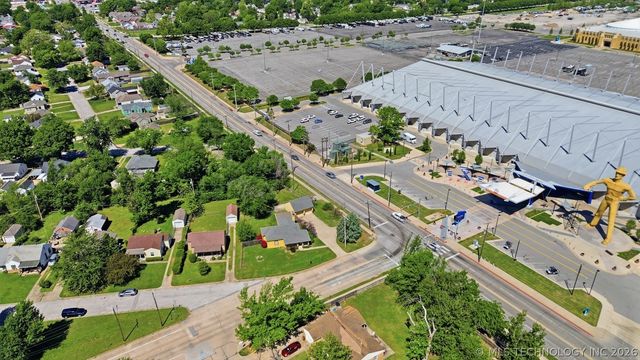 2106 S Oswego Place E, Tulsa, OK 74114