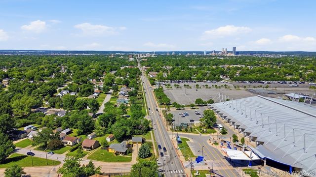 2106 S Oswego Place E, Tulsa, OK 74114