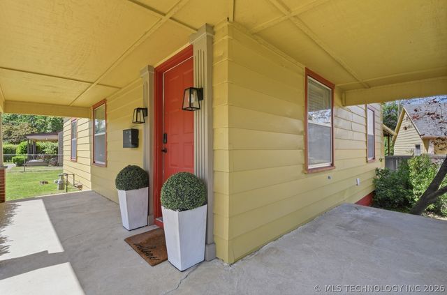 2106 S Oswego Place E, Tulsa, OK 74114