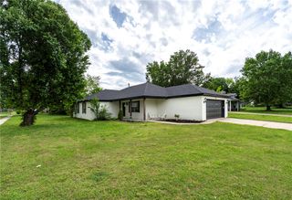 110 Cypress Street, Prairie Grove, AR 72753
