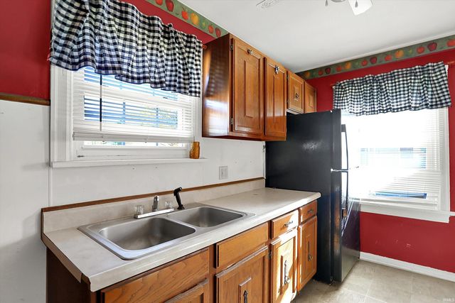 224 Reddingdale Drive, New Castle, IN 47362