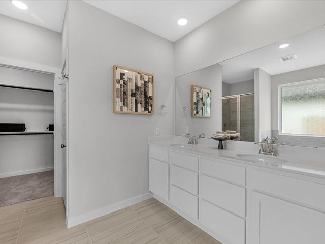 21722 Redwood Bluff Trail, Cypress, TX 77433