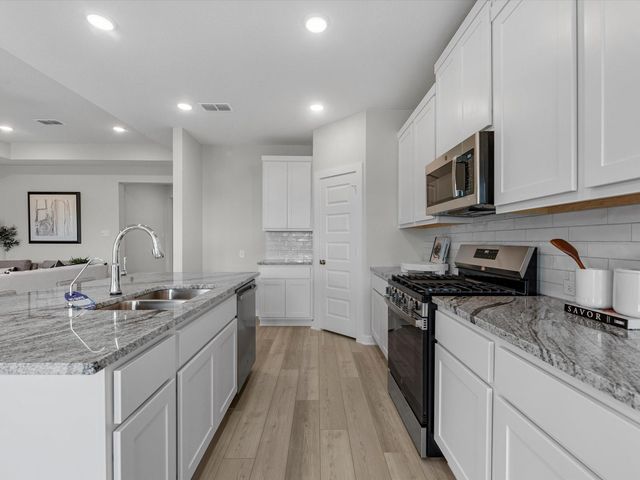 21722 Redwood Bluff Trail, Cypress, TX 77433