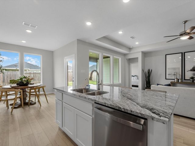 21722 Redwood Bluff Trail, Cypress, TX 77433