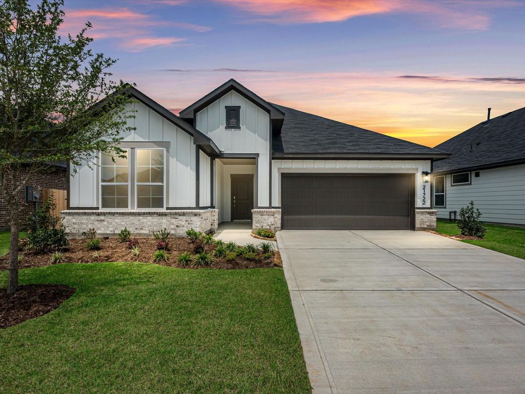 21722 Redwood Bluff Trail, Cypress, TX 77433