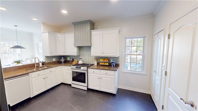 15046 Beacon Ridge Drive, Seneca, SC 29678