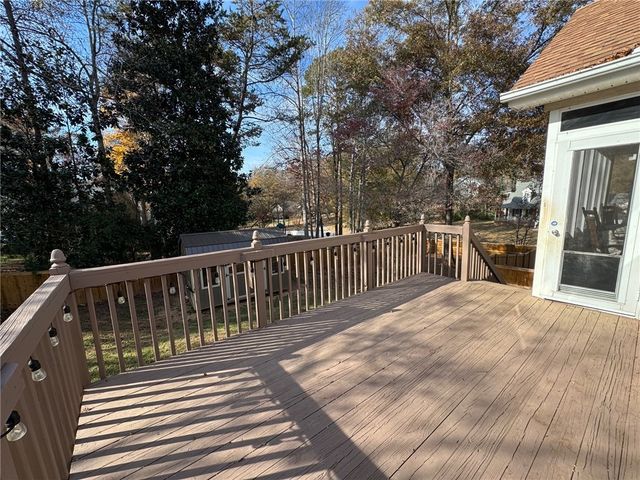 15046 Beacon Ridge Drive, Seneca, SC 29678