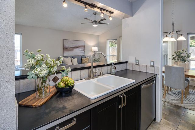 7219 Mountainside St, Citrus Heights, CA 95621